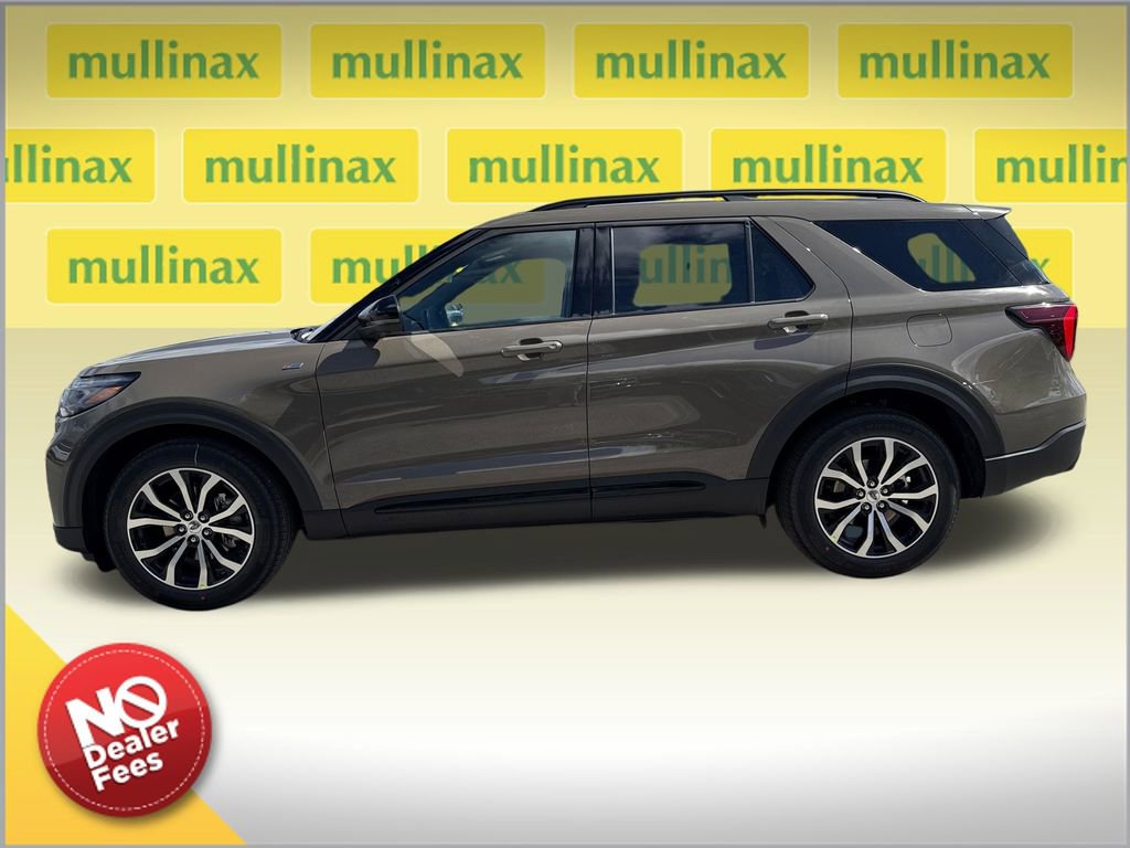 New 2026 Ford Explorer ST-Line RWD video 2