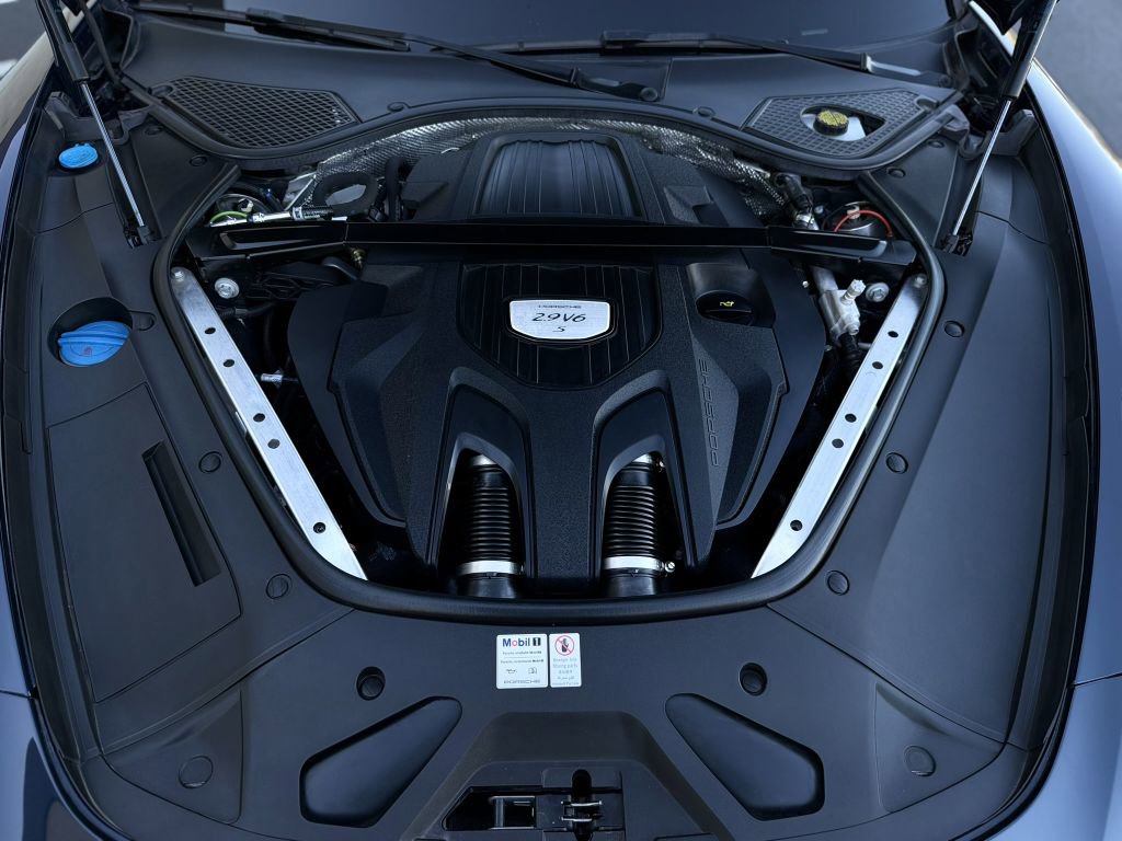 Used 2018 Porsche Panamera 4S image 42