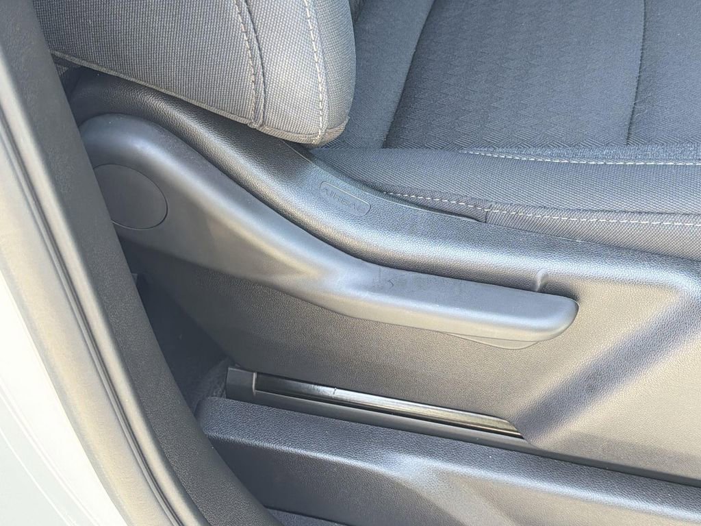 Used 2024 GMC Sierra 1500 SLE image 32