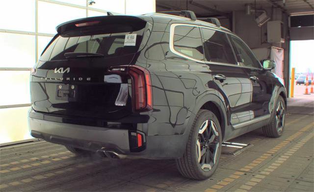 Used 2025 Kia Telluride S image 3