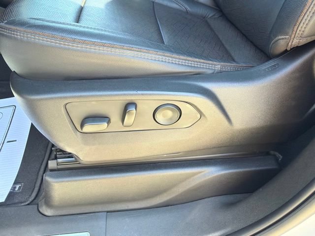 Used 2022 Chevrolet Suburban High Country AWD/4WD image 21