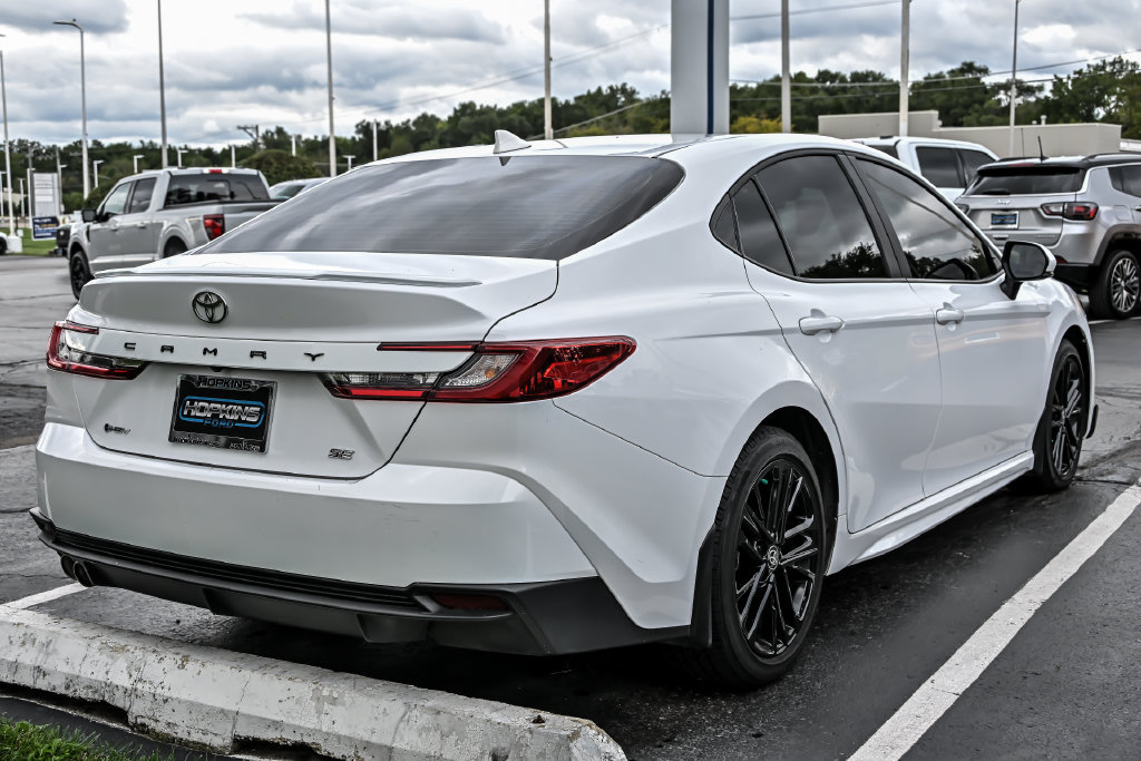 Used 2026 Toyota Camry SE FWD image 8