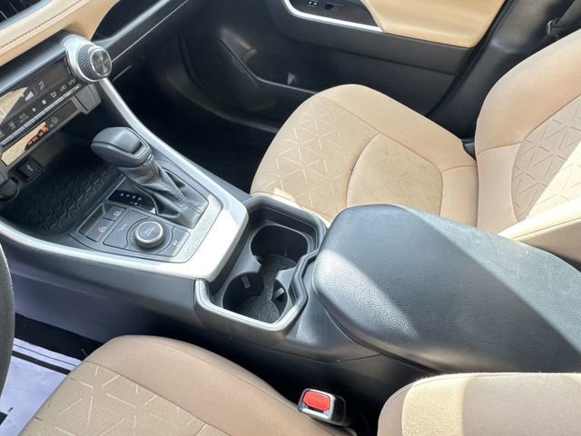 Used 2021 Toyota RAV4 XLE w/ Convenience Package image 24