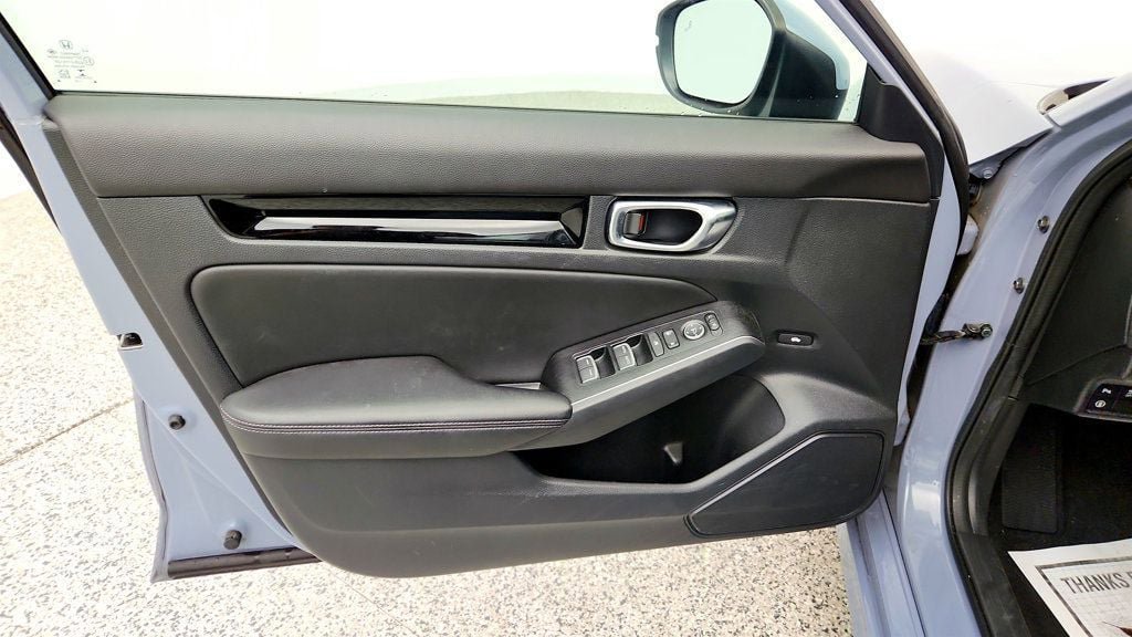 Used 2022 Honda Civic Touring image 11