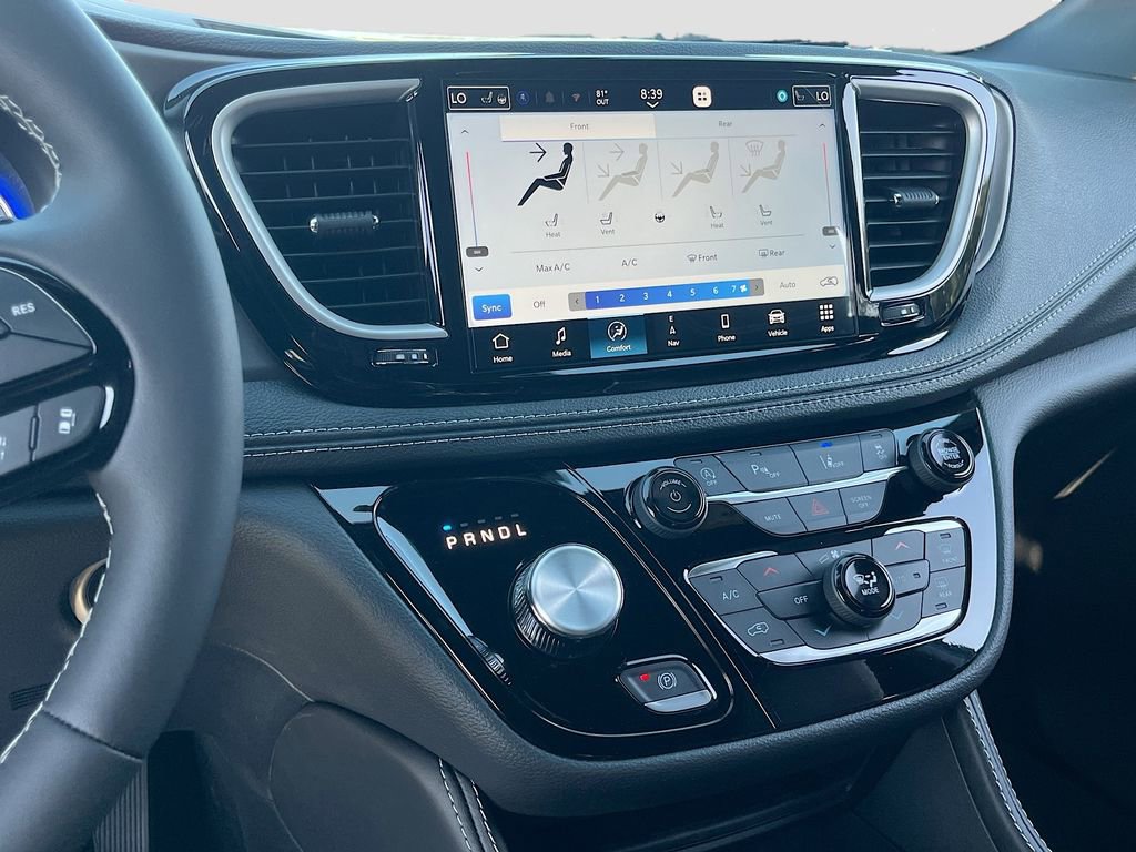 New 2027 Chrysler Pacifica Limited FWD image 16