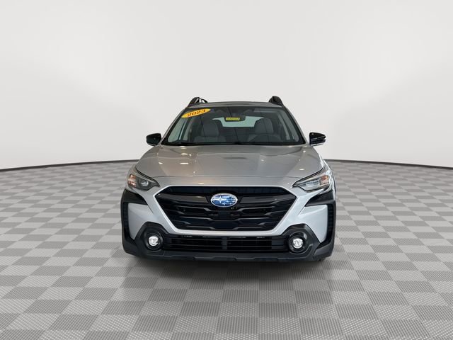Used 2023 Subaru Outback Premium image 4
