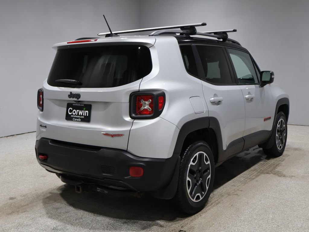 Used 2015 Jeep Renegade Trailhawk image 2