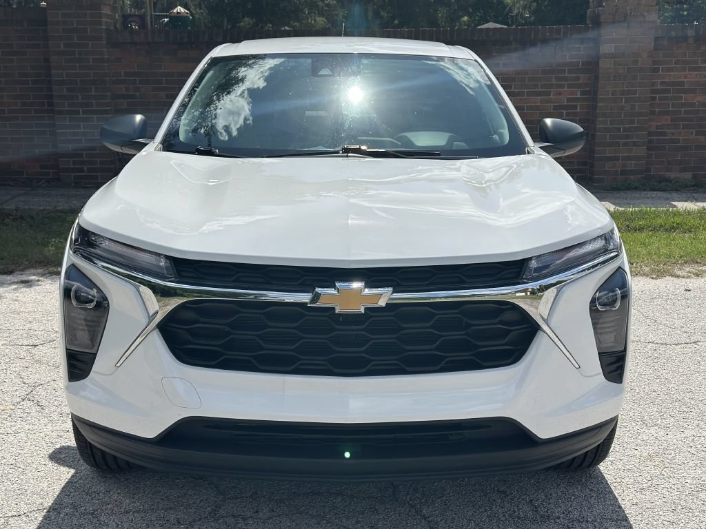 Used 2024 Chevrolet Trax LS FWD image 3