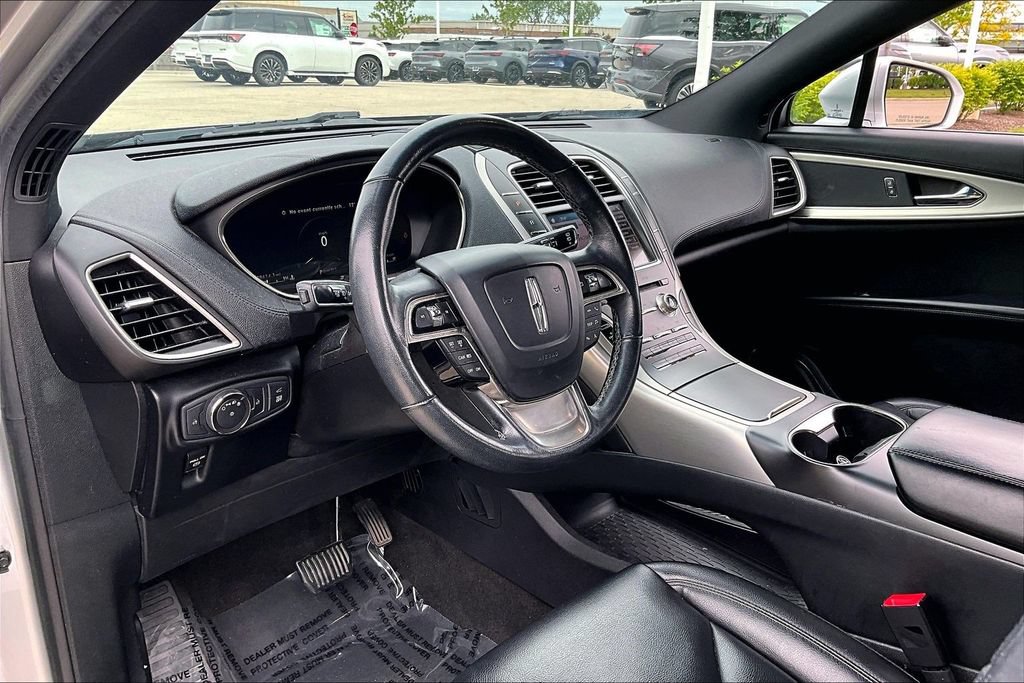 Used 2019 Lincoln Nautilus Premier AWD/4WD image 16