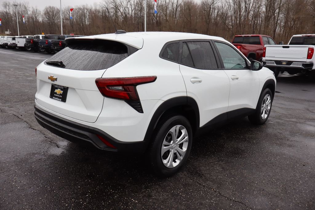 Used 2024 Chevrolet Trax LS image 29