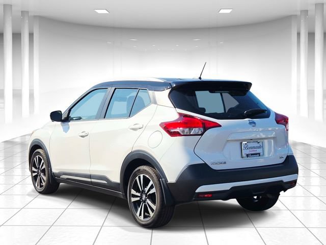 Used 2019 Nissan Kicks SR w/ SR Premium Package FWD image 3