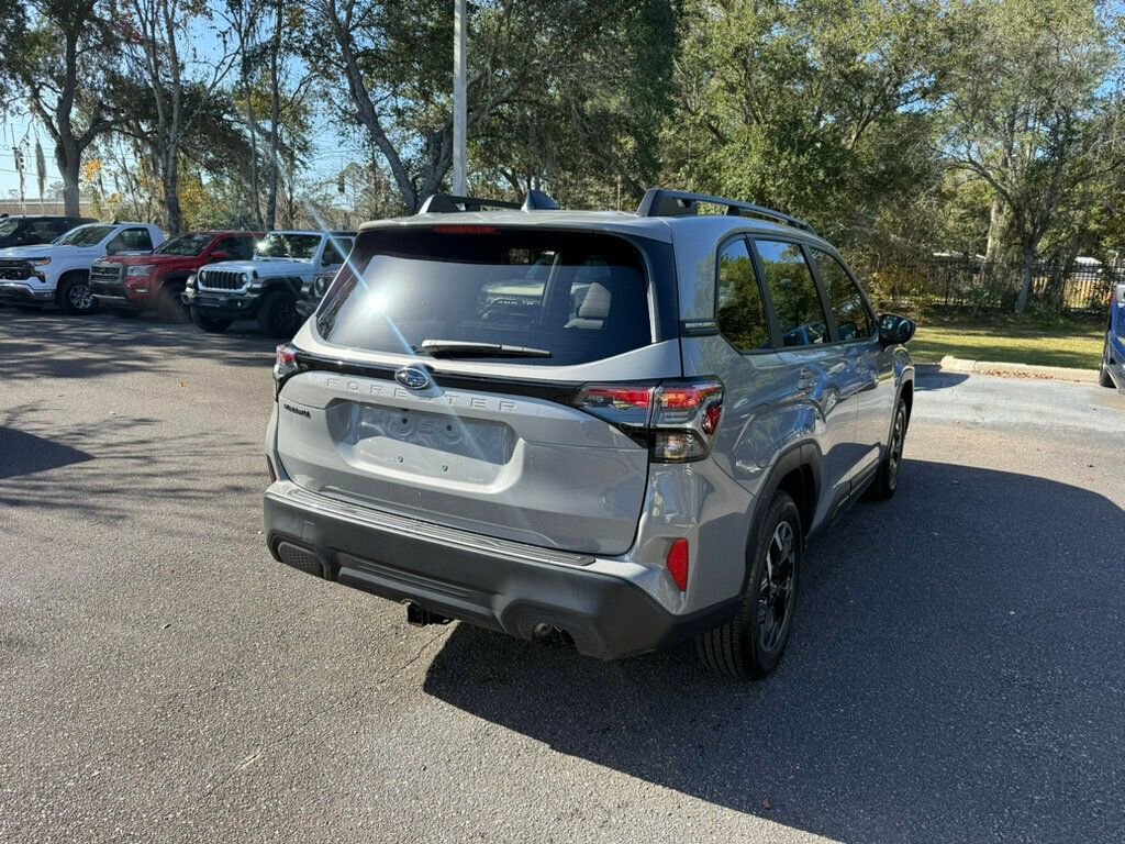 Used 2025 Subaru Forester Premium w/ Convenience Package #1 image 11