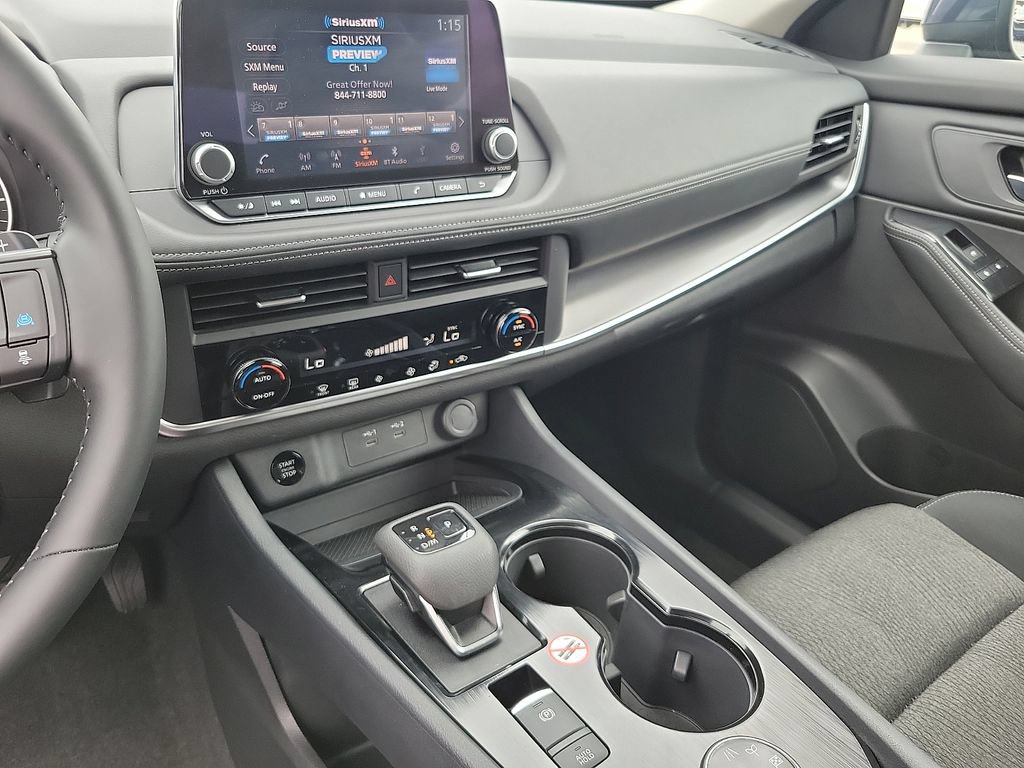 Used 2025 Nissan Rogue SV AWD/4WD image 20