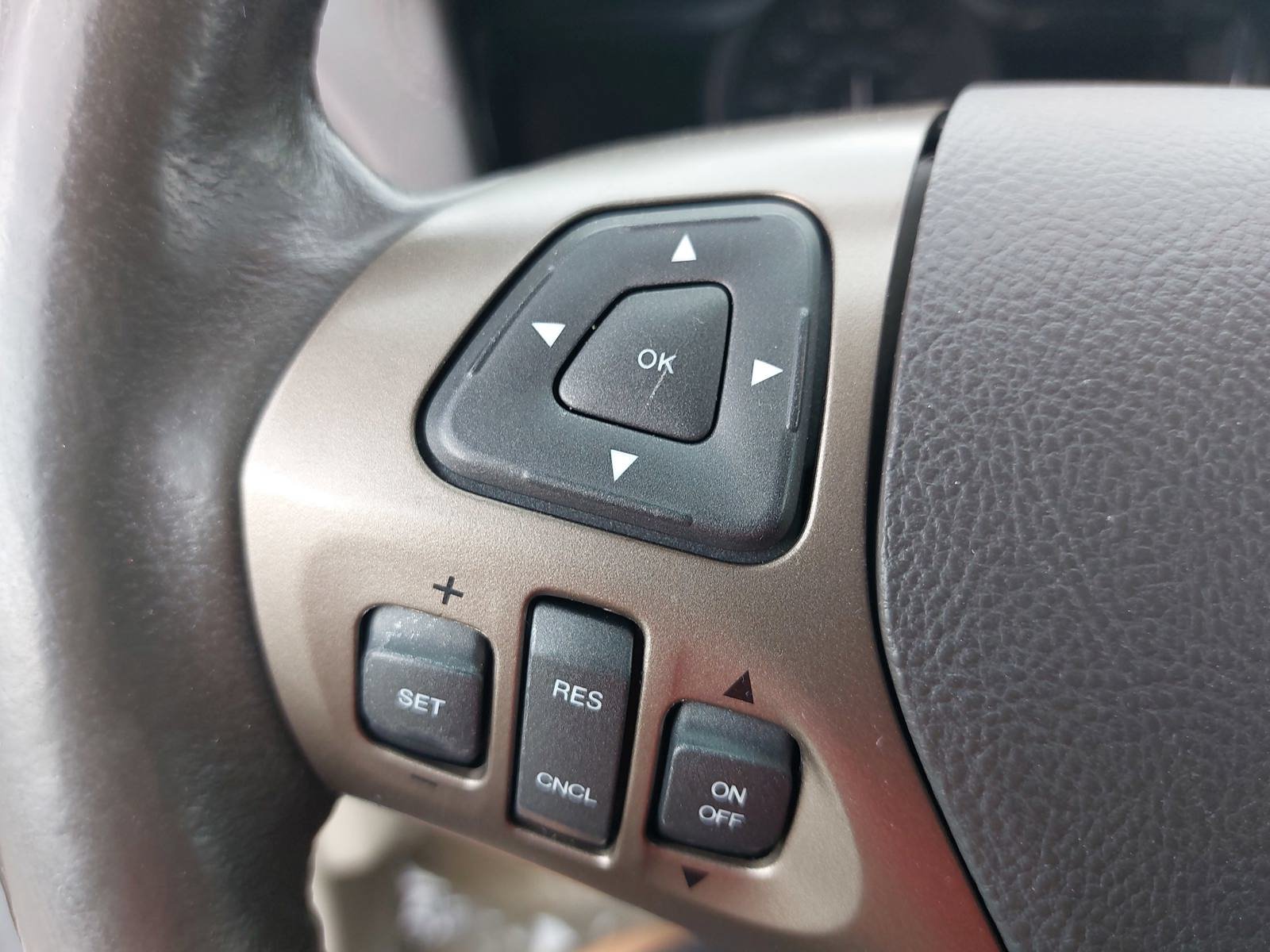 Used 2011 Lincoln MKX AWD w/ 102A Rapid Spec Order Code image 17