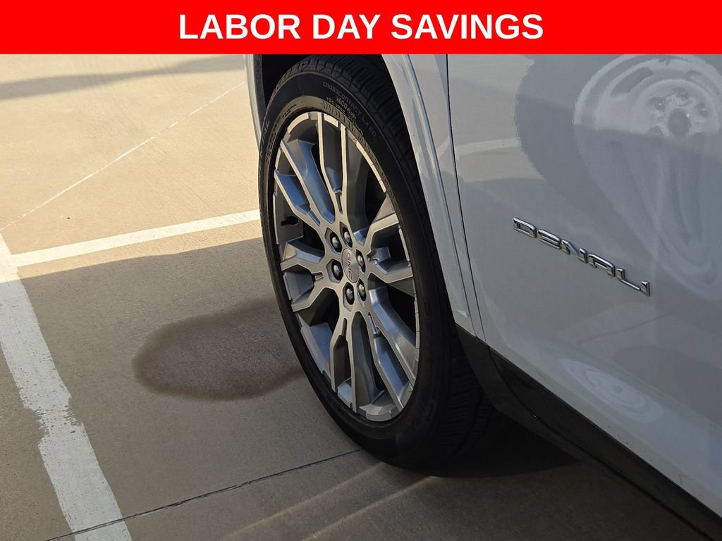 Used 2025 GMC Acadia Denali w/ Super Cruise Package FWD image 7