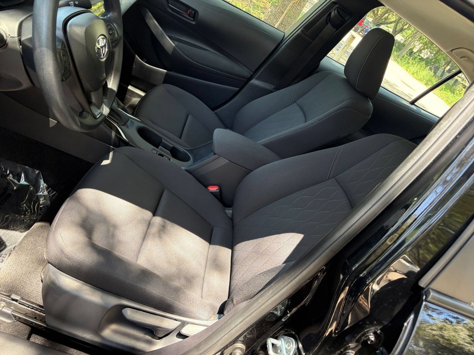 Used 2025 Toyota Corolla LE FWD image 24