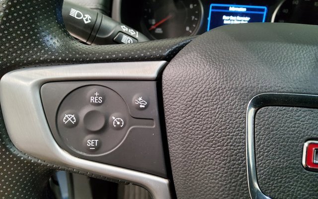 Used 2024 GMC Terrain SLE image 28