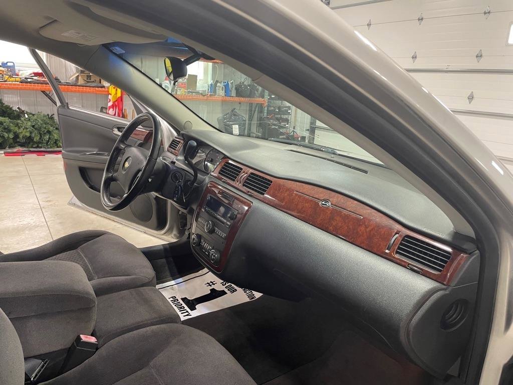 Used 2006 Chevrolet Impala LT w/ Preferred Equipment Group FWD image 21