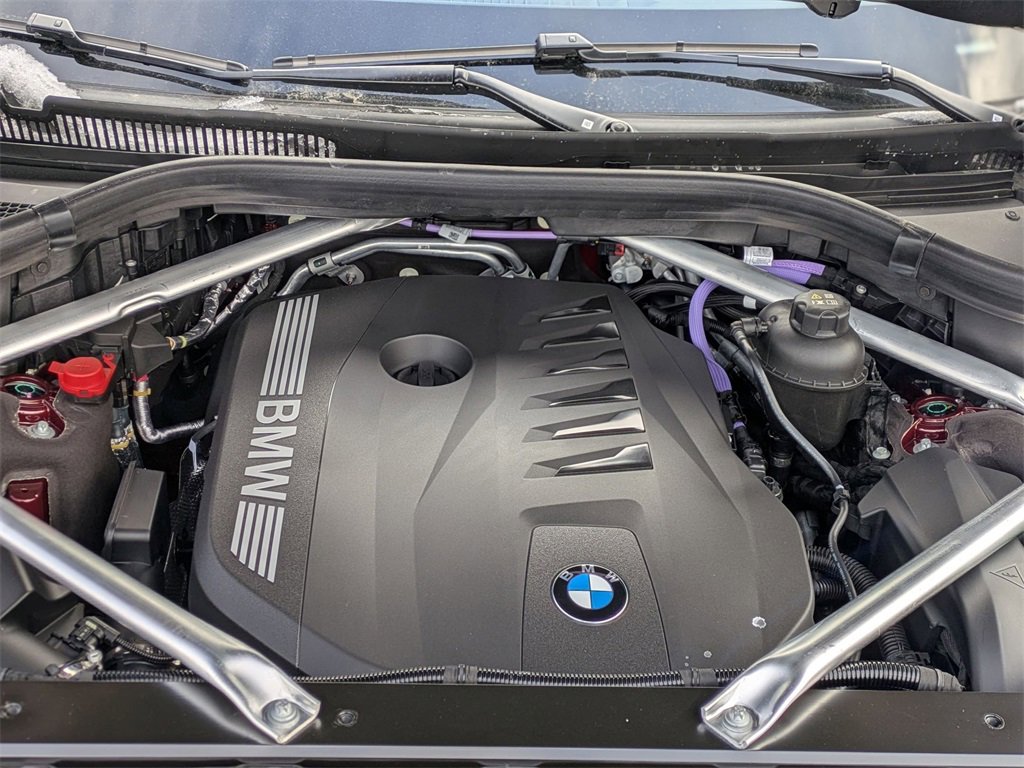 New 2025 BMW X7 xDrive40i w/ Premium Package image 7