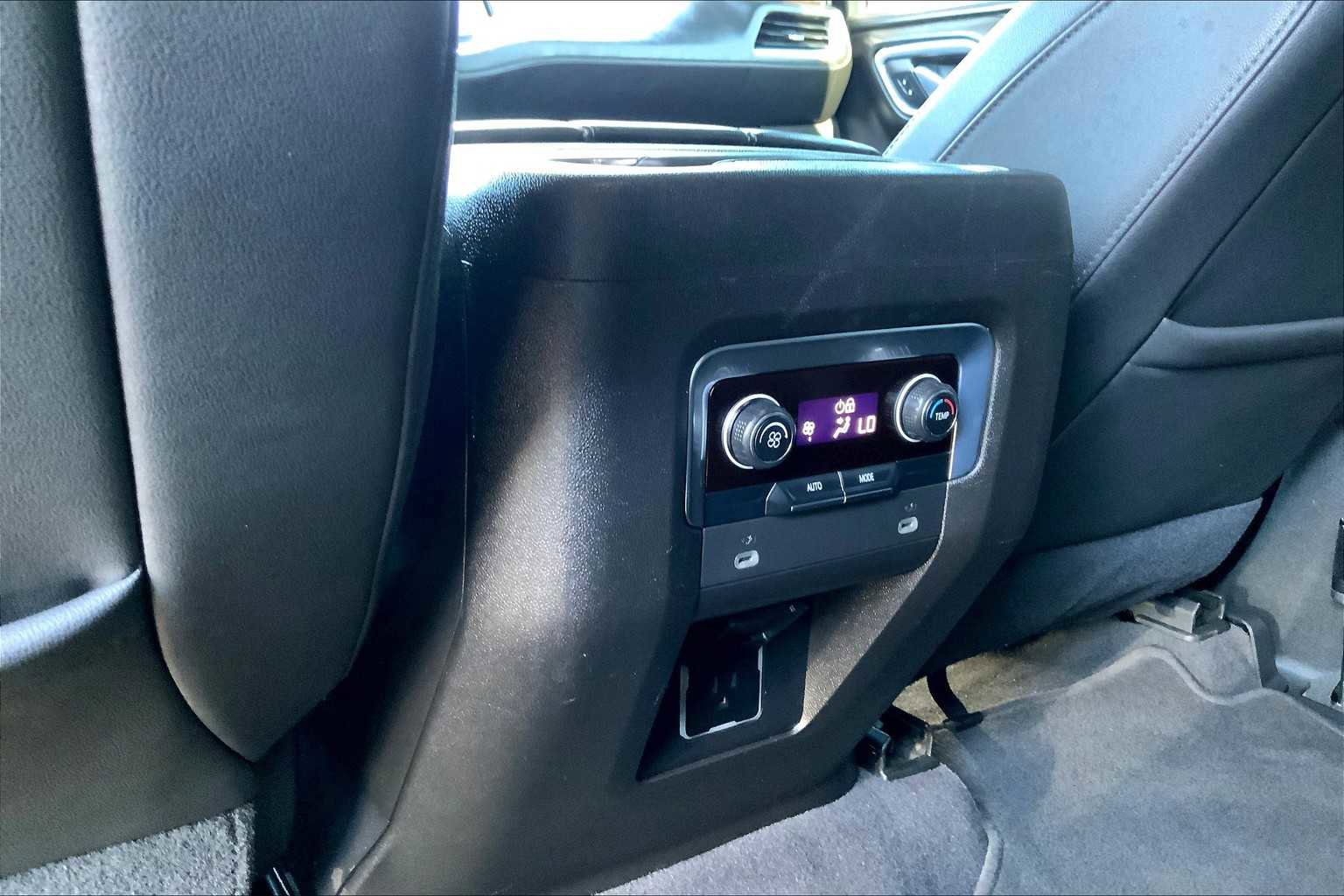 Used 2021 Chevrolet Tahoe LT image 32