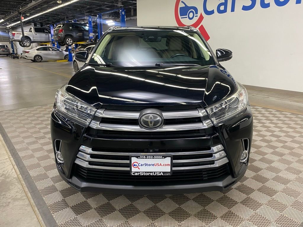 Used 2019 Toyota Highlander Limited Platinum image 4