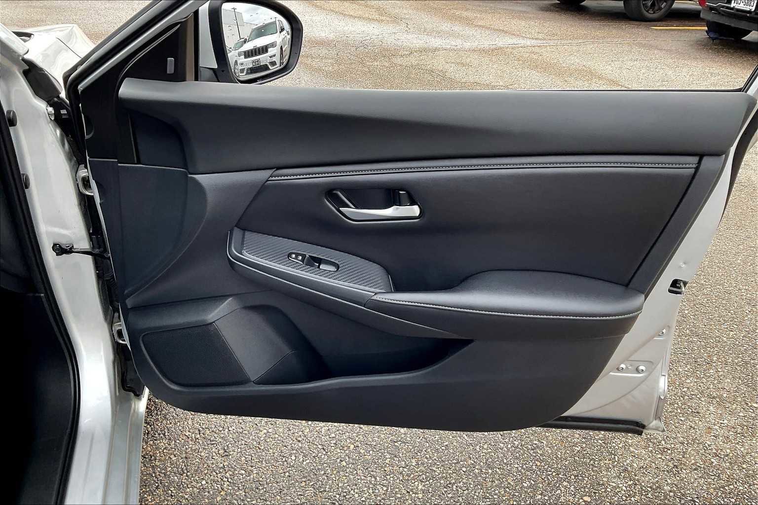 Used 2023 Nissan Sentra SV image 21