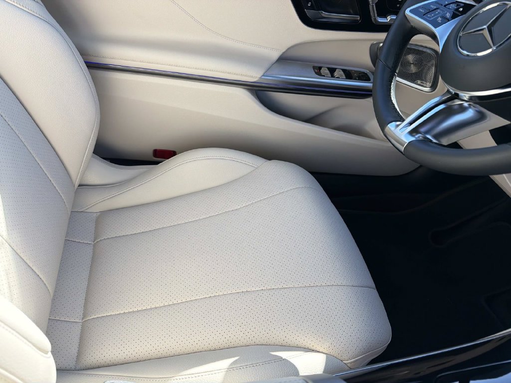 Used 2025 Mercedes-Benz CLE 300 4MATIC Cabriolet image 10