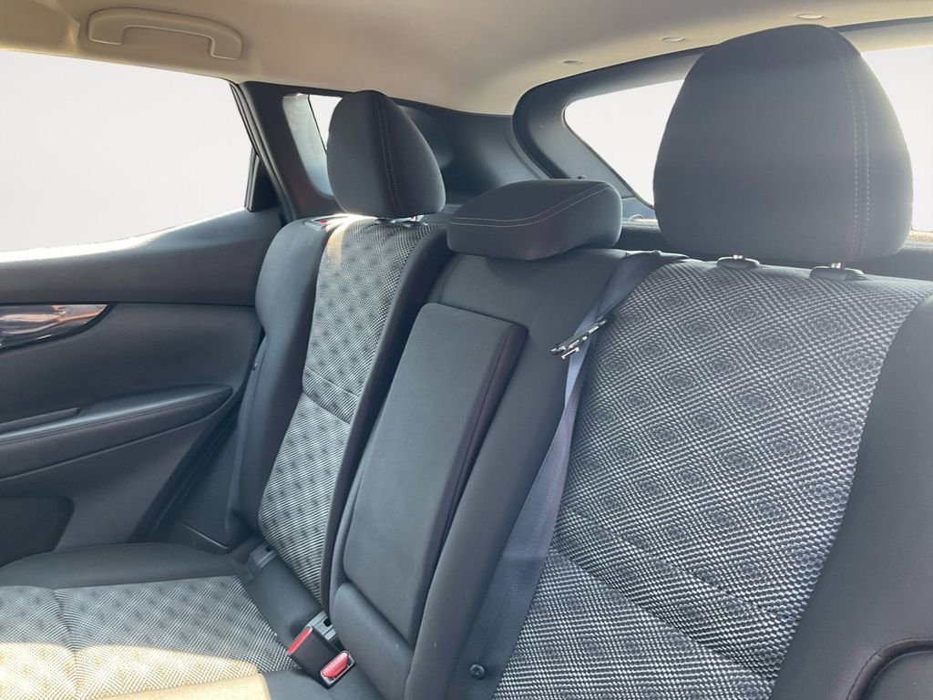 Used 2020 Nissan Rogue Sport SV image 31