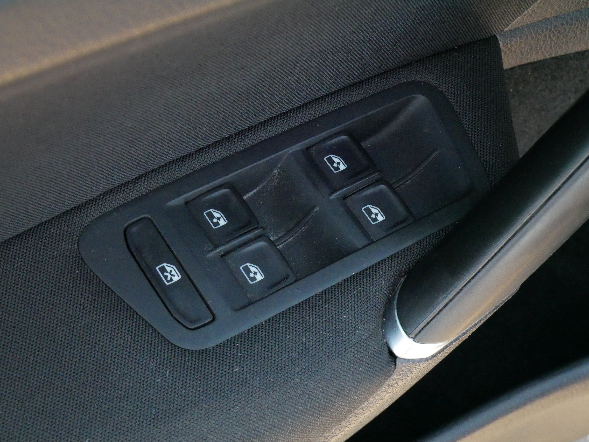 Used 2019 Volkswagen Golf S FWD image 19
