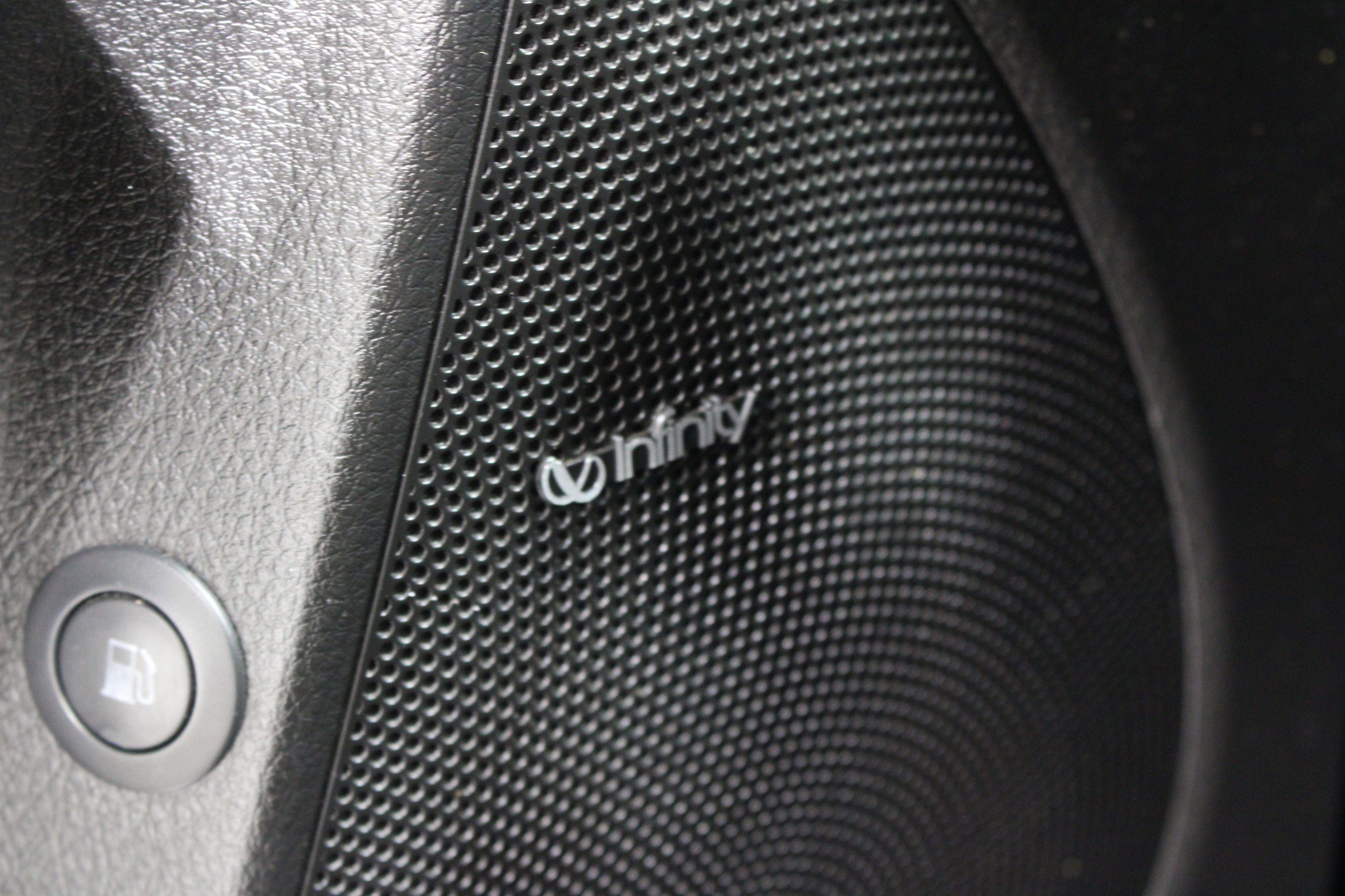 Used 2014 Kia Sorento SX w/ 3rd Row Package image 10