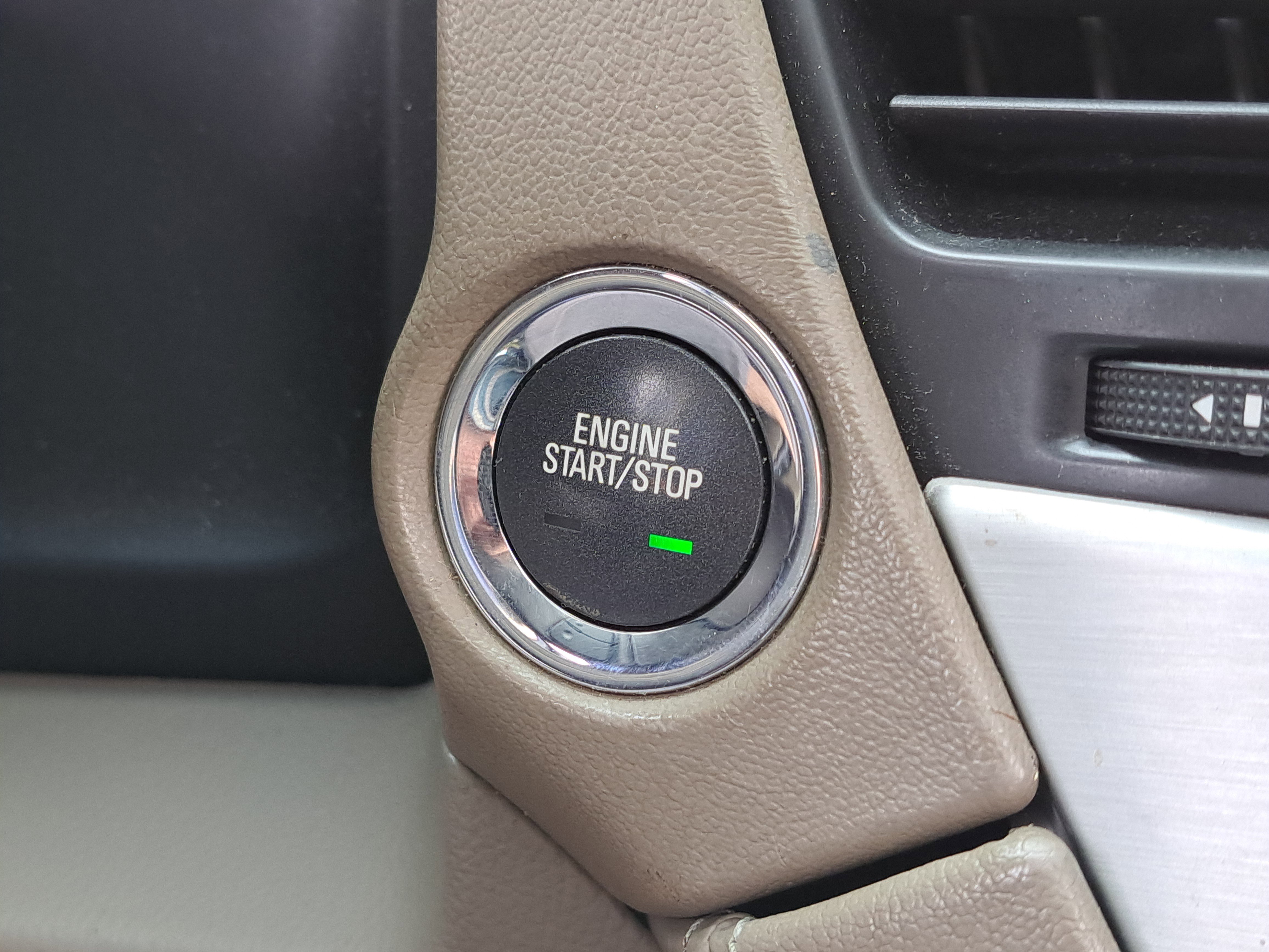 Used 2015 GMC Yukon XL SLT w/ Open Road Package image 23