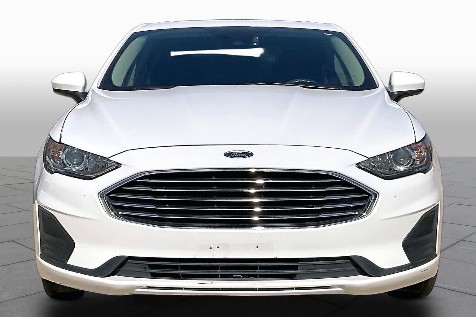 Used 2020 Ford Fusion SE FWD image 4