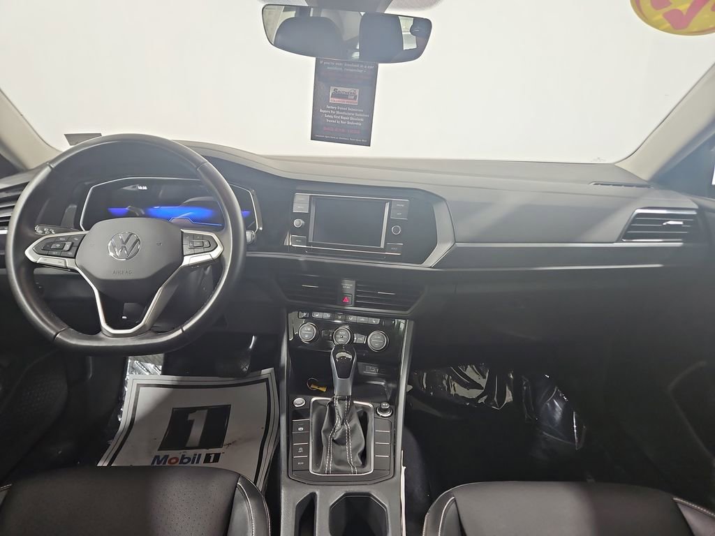 Certified 2023 Volkswagen Jetta SE FWD image 12