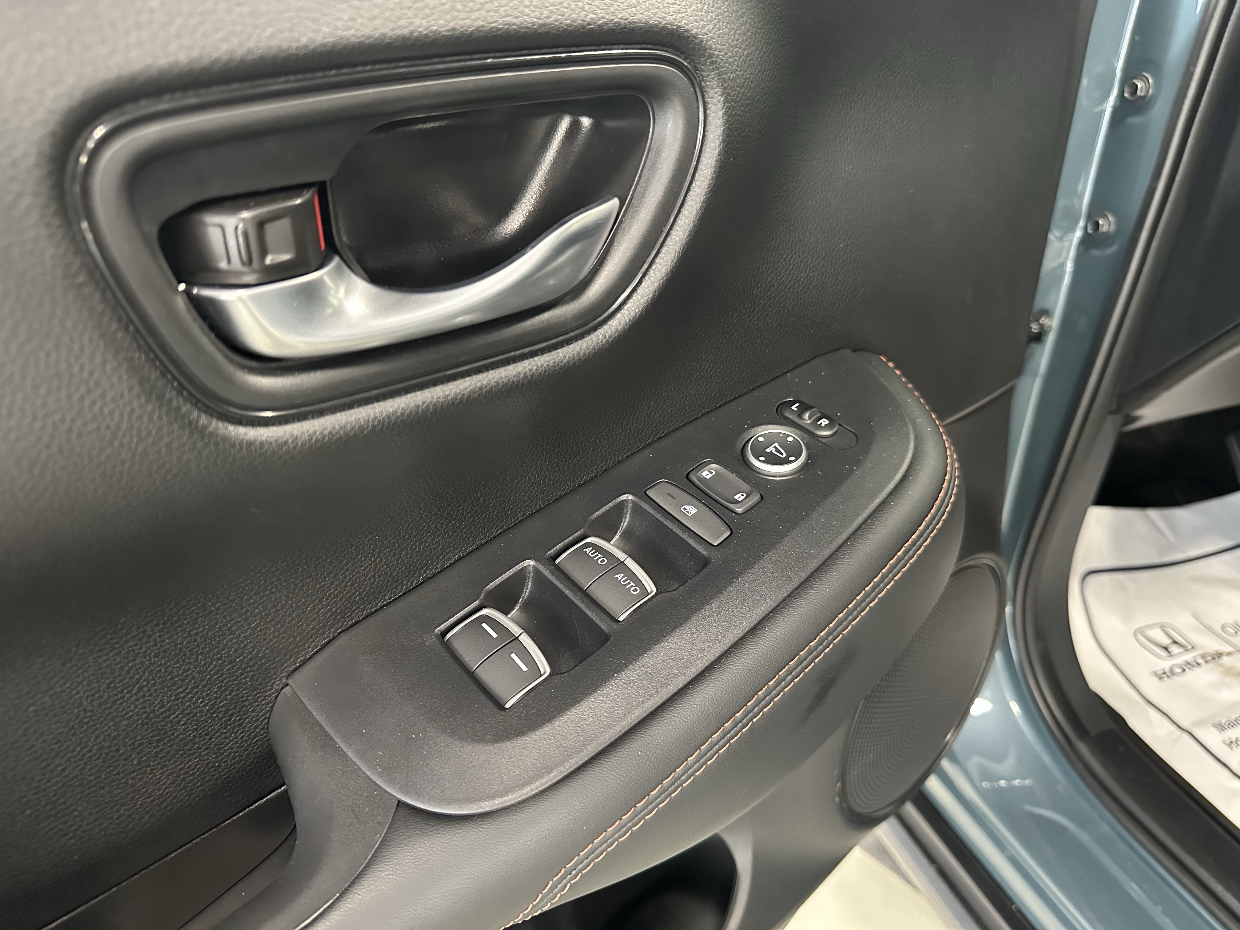 Used 2025 Honda HR-V Sport image 21