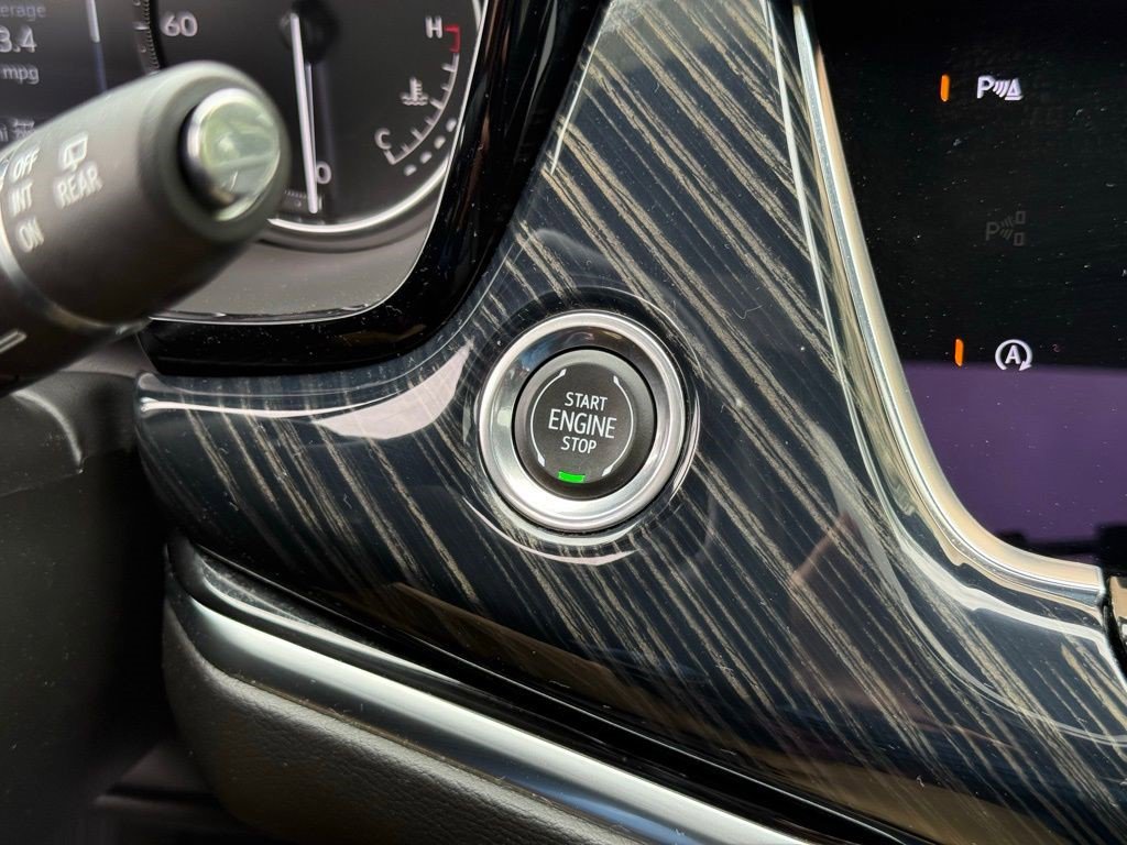 Certified 2024 Cadillac XT6 Premium Luxury w/ LPO, Floor Liner Package AWD/4WD image 29