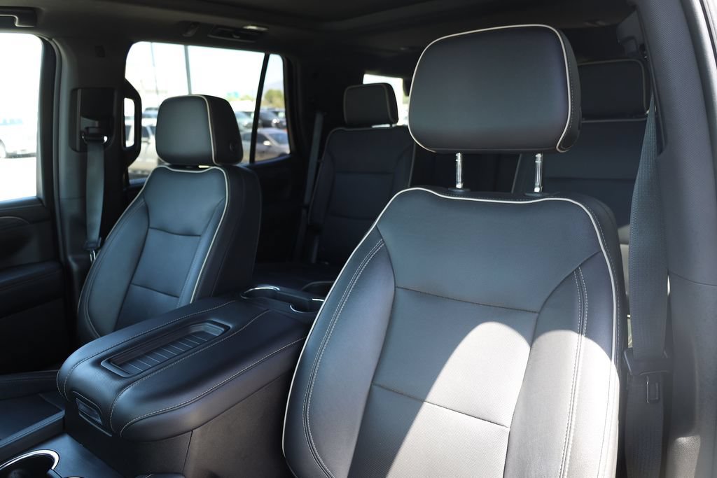 Used 2021 GMC Yukon SLT w/ SLT Premium Package AWD/4WD image 17