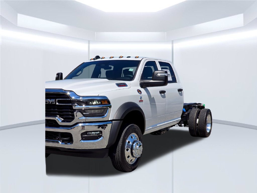 New 2026 RAM 5500 Tradesman w/ Chrome Appearance Group AWD/4WD image 42
