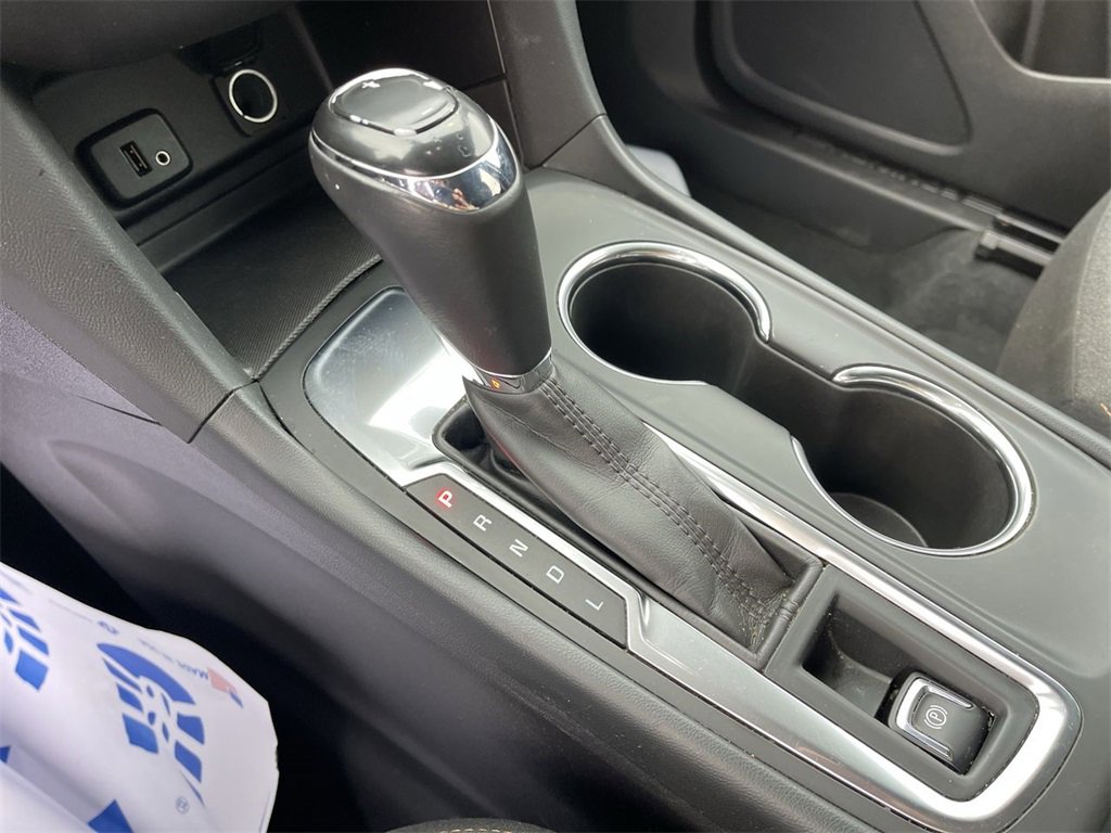 Used 2018 Chevrolet Equinox LT image 19