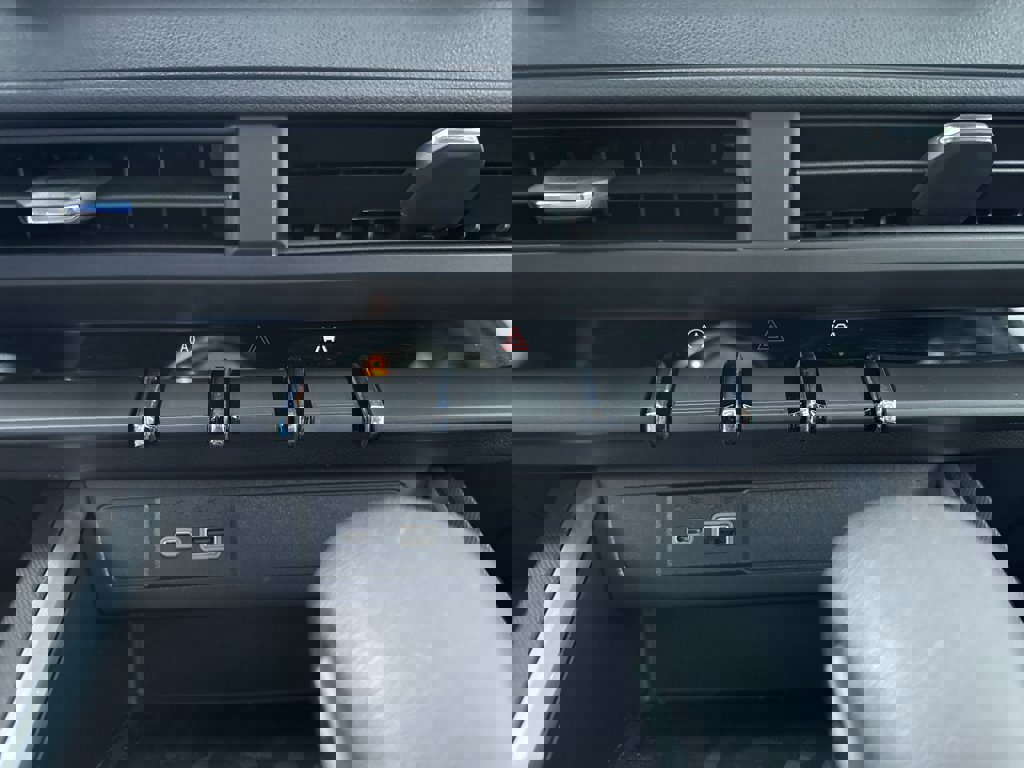 Used 2023 Chevrolet Colorado Trail Boss w/ Technology Package image 26