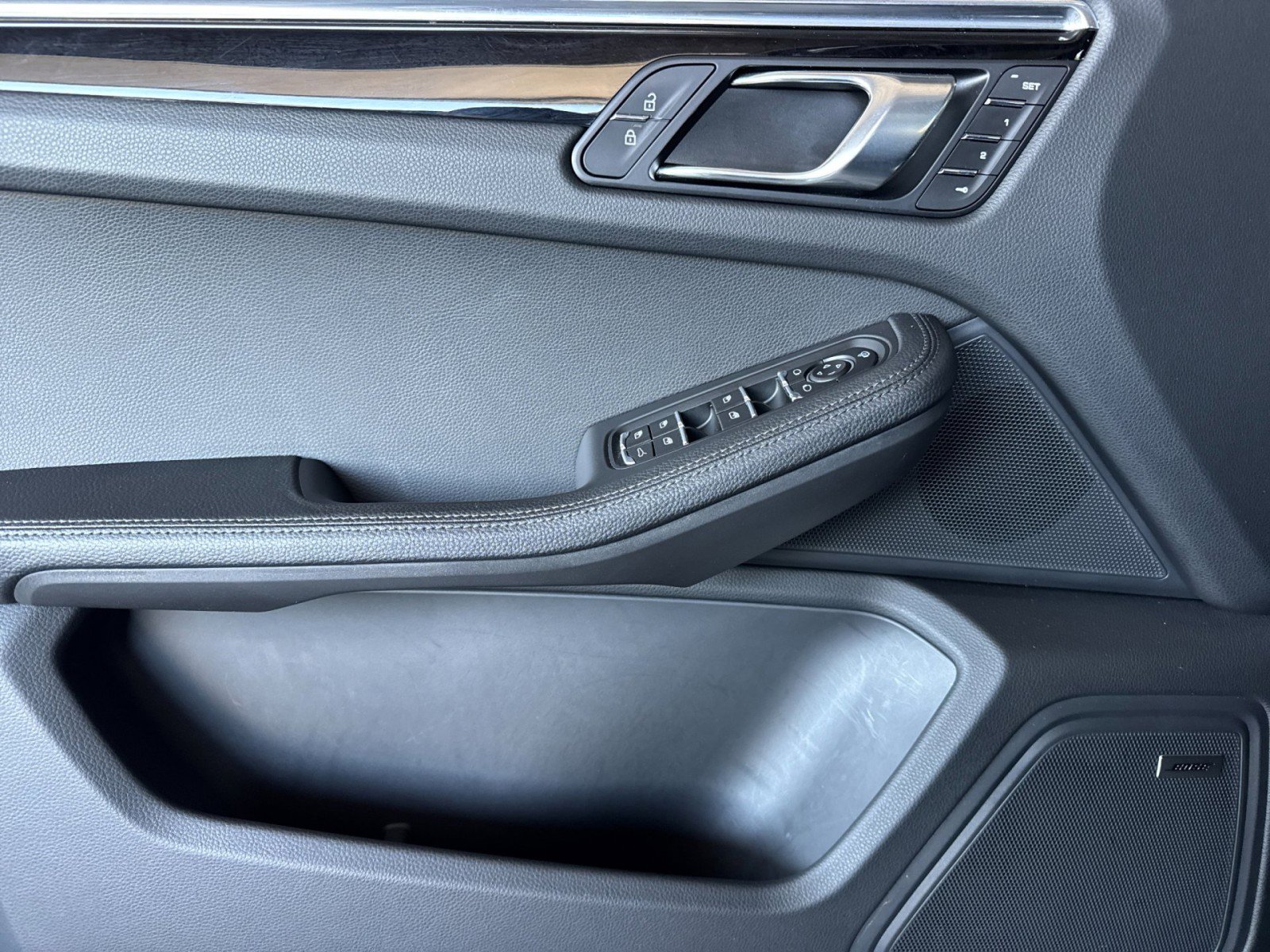 Used 2024 Porsche Macan image 12