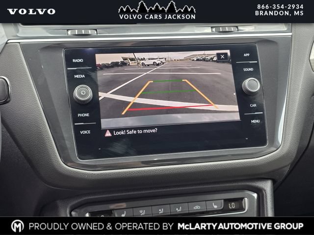 Used 2021 Volkswagen Tiguan SE w/ Panoramic Sunroof Package FWD image 11