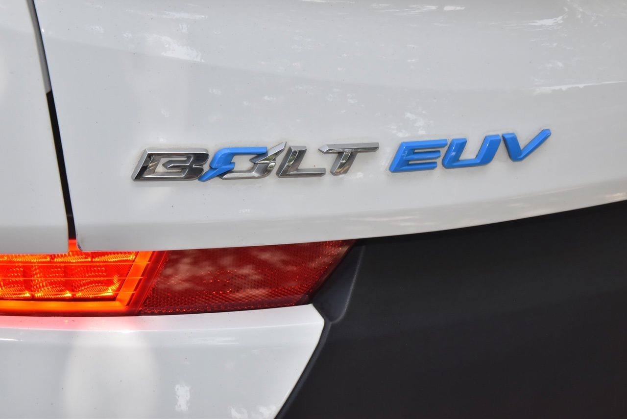 Used 2023 Chevrolet Bolt EUV Premier w/ Sun & Sound Package FWD image 39
