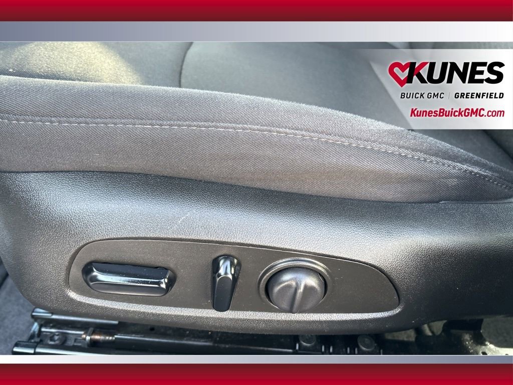 Used 2023 Chevrolet Malibu LT image 17