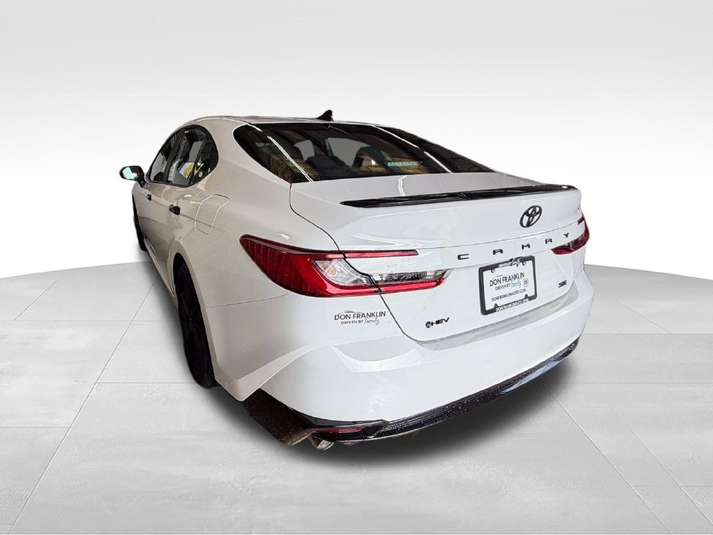 New 2026 Toyota Camry Hybrid FWD image 3