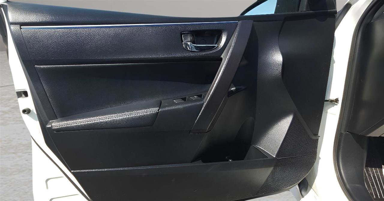 Used 2015 Toyota Corolla S FWD image 8