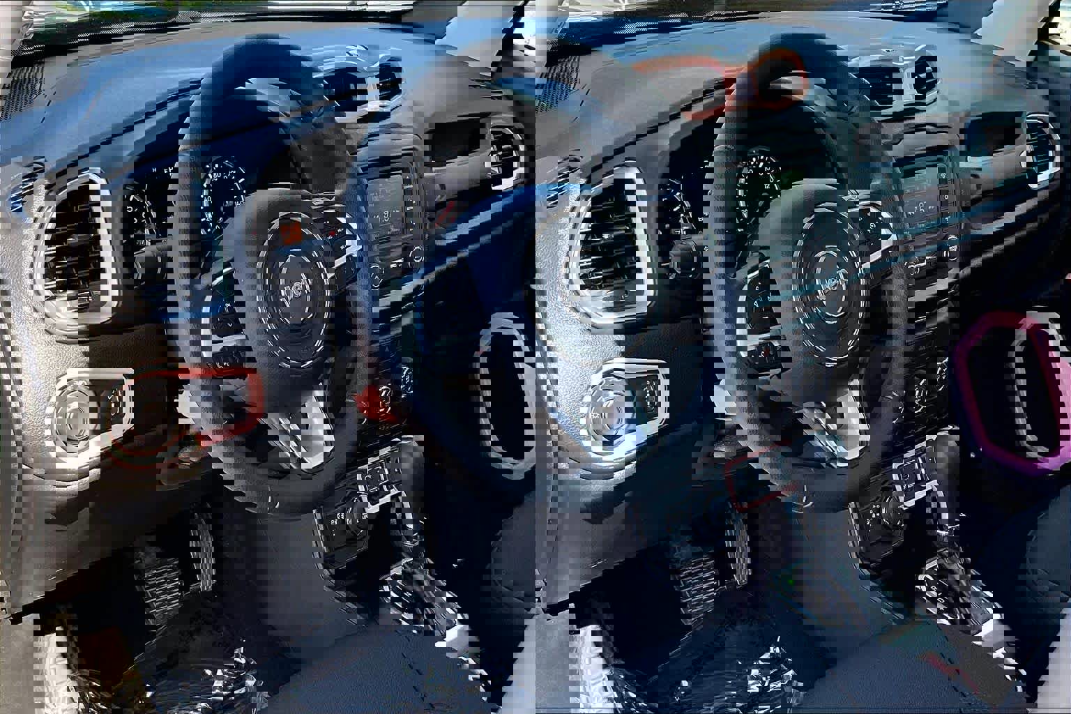 Used 2018 Jeep Renegade Sport w/ Power & Air Group image 17