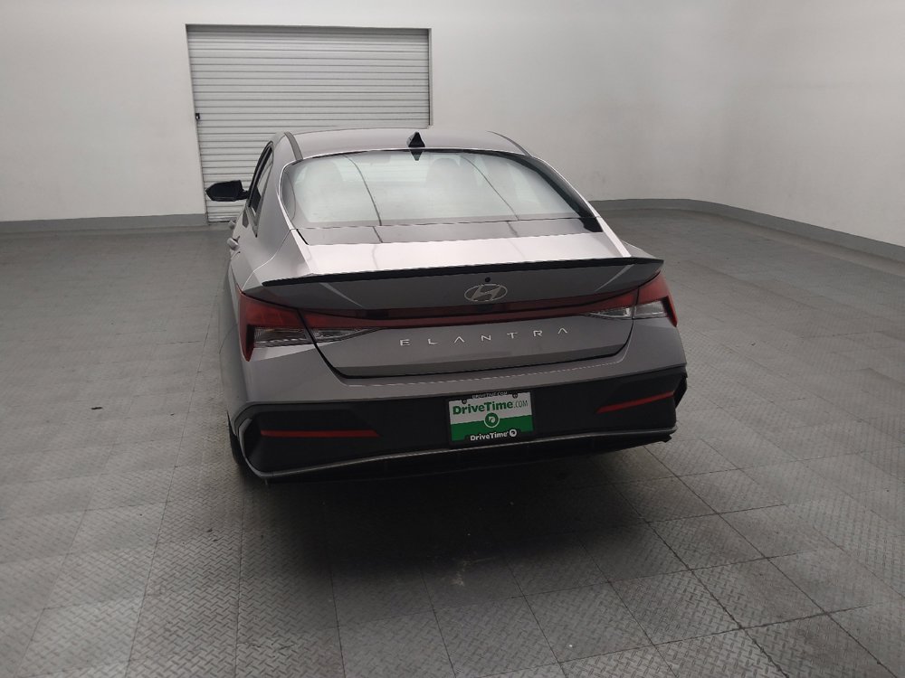 Used 2025 Hyundai Elantra Sport FWD image 6