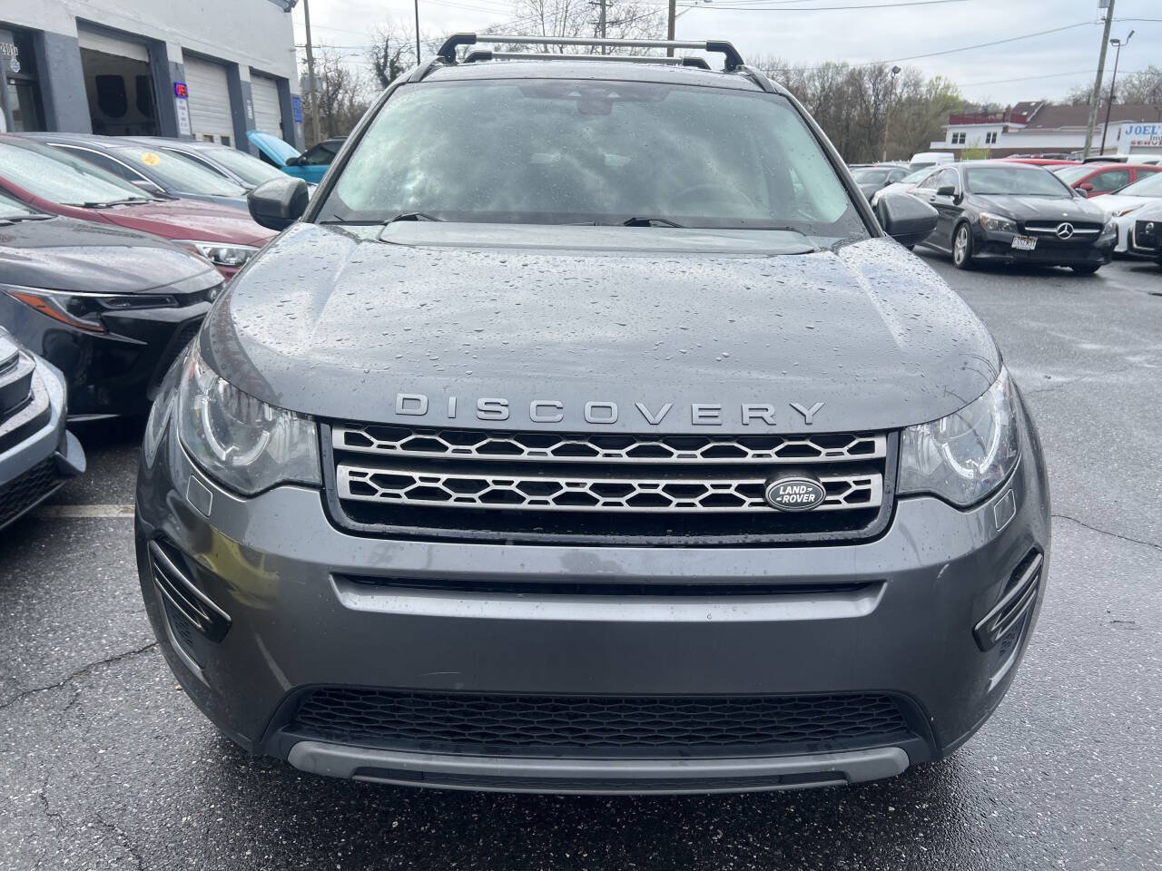 Used 2017 Land Rover Discovery Sport SE AWD/4WD image 2