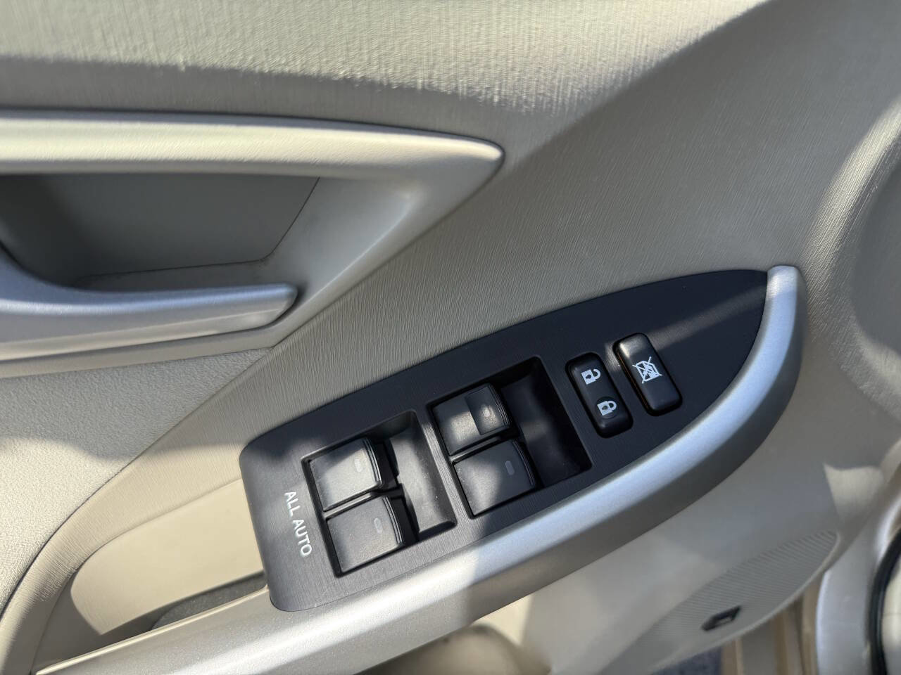 Used 2010 Toyota Prius Three FWD image 16