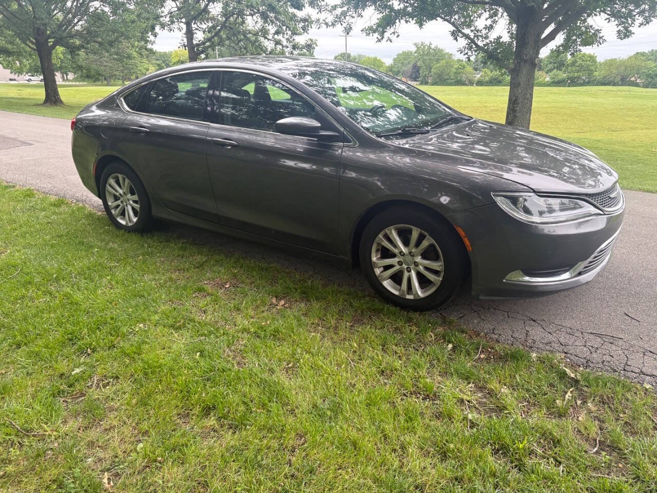 Used 2015 Chrysler 200 Limited w/ Convenience Group FWD image 11